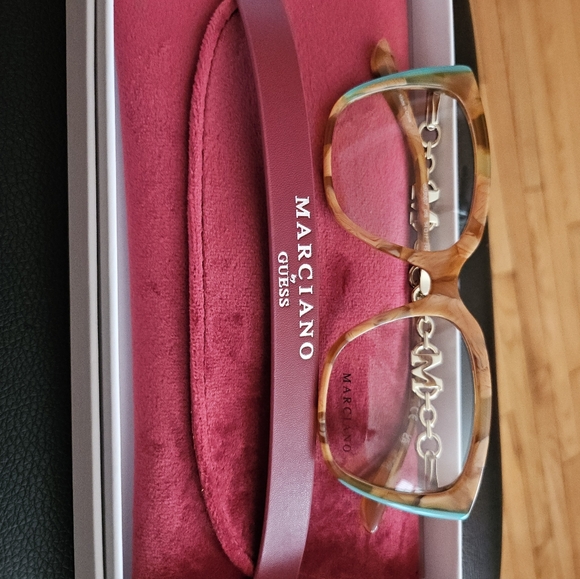 Guess by Marciano Glasses